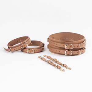 Ensemble de retenue BDSM 16 pièces de différentes couleurs et options de quincaillerie ceinture et menottes de cuisse BDSM-0012 en cuir de vachette véritable - Product Image 3