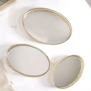 2025 Festival Especial Diseñador de lujo Bandeja de espejo de metal dorado Forma ovalada Bandejas decorativas de diferentes tamaños - Product Image 4