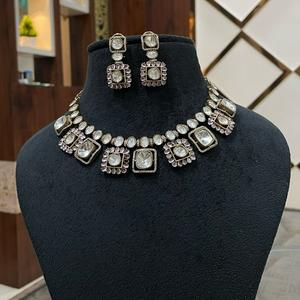 Conjunto de collar Polki Kundan con aspecto de perlas chapadas en oro de alta calidad con pendientes, colección de ropa de fiesta de boda india para mujer - Product Image 1