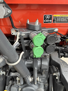Nuevo Kubota M7060 con cargador en venta, disponible ahora. Tractor agrícola de alta resistencia premium con motor potente. - Product Image 6