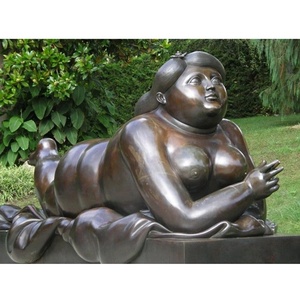 Statue de femme obèse allongée en bronze, art moderne de grande taille pour l'extérieur, sculpture de Fernando Botero pour la place de la ville - Product Image 1