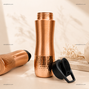 Bouteille d'eau en cuivre 1000 ml, finition martelée, réutilisable, couvercle de voyage inclus, design minimaliste, vaisselle en métal - Product Image 1