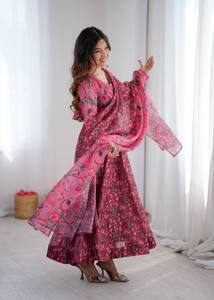 Ensemble de costume Anarkali à volants complets peint à motifs floraux, matière Georgette, manches 3/4, dupatta en organza peint pour femmes à bas prix - Product Image 3