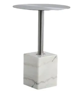 ステンレス鋼パイプ大理石の豪華なサイドテーブルカスタマイズされたバランスベース装飾テーブルソファサイドゲストオファーサイドテーブル