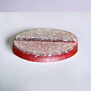 Porta Tarjetas de Resina Premium, Organizador de Escritorio Elegante Hecho a Mano, Exhibidor de Tarjetas de Visita Moderno para Mostradores de Boutique, Duradero, Cuadrado, Grabado - Product Image 4