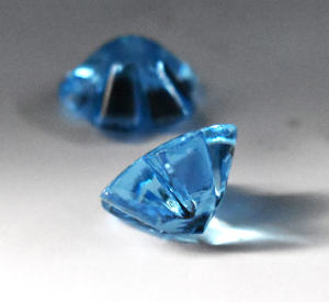 Tallas de flores de Topacio azul natural, pares de piedras preciosas de cuarzo de cristal sueltas para pendientes y fabricación de joyas - Product Image 3