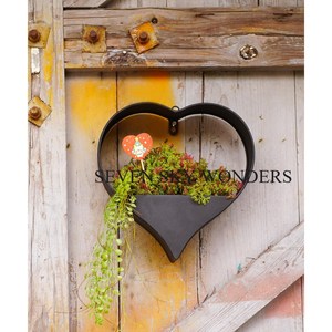 Mayorista Balcón Decoración Colgante Flor Maceta Barandilla Maceta Soporte Mate Negro Acabado Metal Hierro Pared Maceta Forma de corazón - Product Image 5