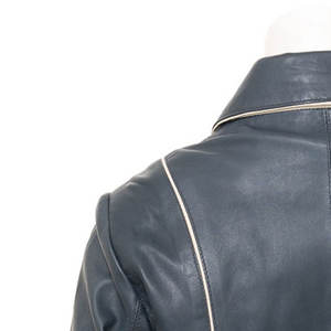 Veste décontractée d'automne pour femme en cuir satiné, respirante, imperméable et coupe-vent, avec fermeture éclair, style uni, qualité OEM supérieure - Product Image 4