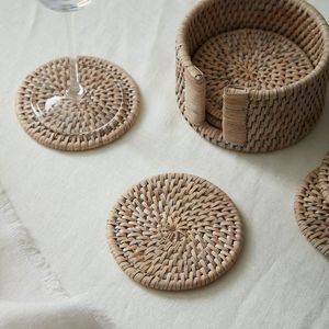 Sous-verres ronds en rotin tissés à la main avec support napperons tissés à la chaleur isolés par poterie ensemble de sous-verres écologiques - Product Image 1