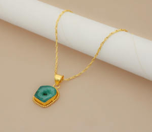 Collier pendentif en agate verte naturelle de luxe, fait à la main, chaîne à maillons plaquée or, bijoux pour femmes - Product Image 4