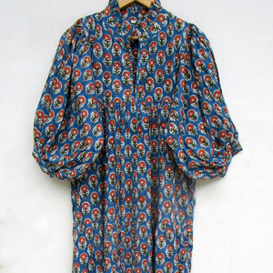 ชุดแม็กซี่เดรสคอวีแขนยาวปักลายดอกไม้สไตล์โบฮีเมียนลำลองมีกระดุมธรรมชาติฤดูใบไม้ผลิฤดูใบไม้ร่วงทำด้วยมือ - Product Image 1