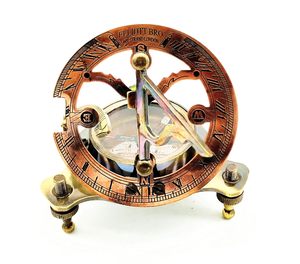 Brújula Chapada en Oro con Reloj de Sol Grabado Personalizado, Decoración Náutica Moderna de Alta Calidad, Regalo de Boda de la India - Product Image 5