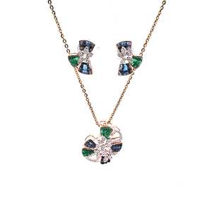 ชุดเครื่องประดับสวยงามสง่างามนิรันดร์จี้ที่จัดแสดง - Product Image 1