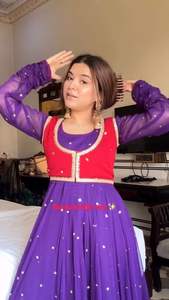 Collection de Kurta/Kurti de créateur attrayante, en Faux Georgette lourd avec broderie de fils et de sequins, pour femmes, en stock, fabriqué en Inde - Product Image 4