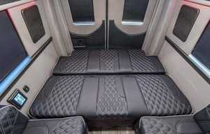 Furgoneta de Carga Automática AWD Usada de 2024, Gran Capacidad de Almacenamiento, Cabina de Cuero Confortable, Características de Seguridad Modernas, Suministrada desde Japón - Product Image 4