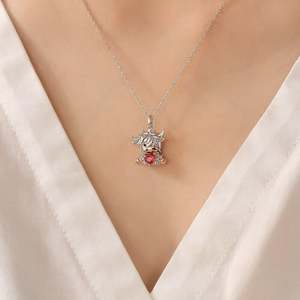 สร้อยคอวัวไฮแลนด์แบบกำหนดเอง Jeulia Hug Me - ชุบโรเดียมสีโรสโกลด์ ประดับเพชรเซอร์คอนและมุกประจำเดือนเกิด - Product Image 6