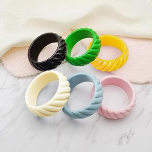 Brazaletes de resina para colección de joyería de moda, brazaletes de resina epoxi hechos a mano en India, brazaletes de resina con diseño de efecto mármol - Product Image 5