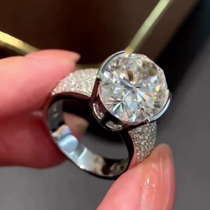 Bague en diamant de laboratoire certifiée IGI 11,50 carats, ovale, pavé demi-sertie, couleur D-E-F, clarté VVSVS - Product Image 6