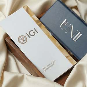 แหวนเพชรเพาะเลี้ยง AURALUXURIA รับรองโดย IGI ทองคำ Esmorin สีชมพูทรงคุชชั่นขอบฝังเพชร 2.51 กะรัต VS1 คุณภาพการเจียระไนเยี่ยม - Product Image 6