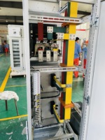 Boîtier de distribution intérieur en acier inoxydable LD GCK, montage au sol, étanchéité IP66, surface gravée au laser, entrée/sortie de câble par le haut/bas