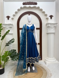 Vestido de fiesta de diseño en seda Fandy con parte inferior de microalgodón y dupatta de malla suave, completamente cosido, listo para usar. - Product Image 6