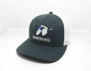 Chapeaux de camionneur ODM broderie personnalisée 2 tons casquettes arrière en maille structurée 6 panneaux de haute qualité fabrication de chapeaux d'extérieur respirants - Product Image 6