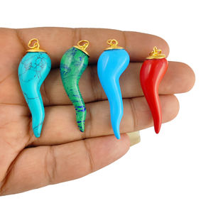 Colgante en forma de piedra preciosa turquesa, colgante de Chili chapado en oro, joyería turquesa de siete colores - Product Image 3