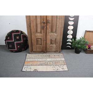 Tapis turc 2x3,3 pieds, tapis vintage, tapis en laine à bordure blanche - Product Image 2