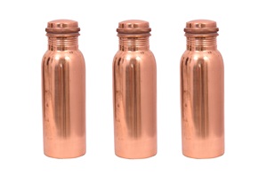 Bouteille d'eau en cuivre pur fabriquée à la main pour le bien-être ayurvédique - Product Image 2