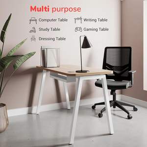 Table élégante en métal pour le salon avec des pieds solides et un design élégant, idéale pour les intérieurs de maison modernes - Product Image 3