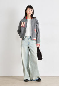 Veste universitaire unisexe à blocs de couleur, boutons-pression sur le devant, col côtelé, esprit scolaire, patchs personnalisés, broderie personnalisée, équipe scolaire - Product Image 3