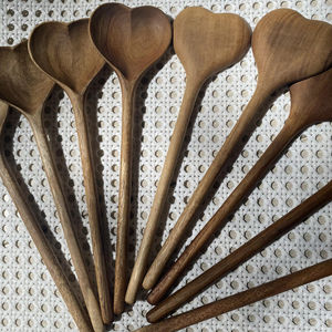 Cucharas de madera de corazón recto de secoya talladas a mano de fábrica para herramientas de cocina de madera con forma personalizada y cuchara con logotipo - Product Image 1