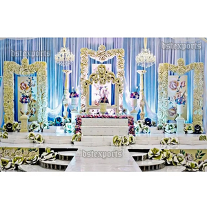 Belle scène de mariage fleur cadres arrière Royaume-Uni cérémonie de mariage chic fleur cadres arrière haut Calgary mariage fleur cadres arrière - Product Image 1