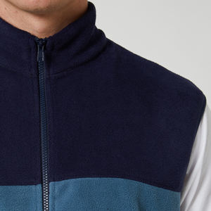 เสื้อกั๊กขนแกะขั้วโลกสำหรับผู้ชายผ้านุ่มกันลมทำจากโพลีเอสเตอร์100% สำหรับฤดูหนาวระบายอากาศได้ดีสไตล์ลำลองออกแบบโลโก้ได้ตามต้องการ - Product Image 4