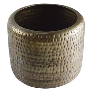 Jardinière vintage arrondie pour décor de jardin meilleure conception extérieure avec jardinière de fleurs en métal de finition antique en laiton - Product Image 6