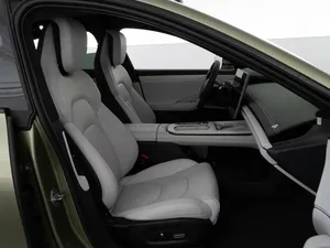 2024 X I 0 A M I SUJ-7 I Performance Eléctrico de Bajo Kilometraje, Motor Automático, Batería de Litio, Techo Panorámico, Aleación de Aluminio - Product Image 2