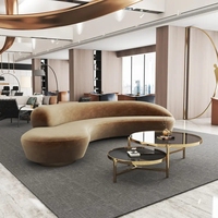 Silla de Espera Moderna para Hotel BILIDO, Elegante y Estilizada, Sofá Curvo de Terciopelo Color Crema Rosa con Forma de Luna, Estilo Salón Francés