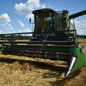 Moissonneuse-batteuse pour l'exportation Compacte mais puissante, adaptée aux opérations agricoles professionnelles - Product Image 6