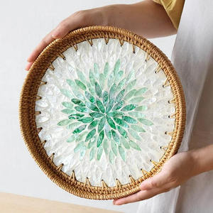 Bandeja de ratán con base de madera con Incrustaciones de nácar, cesta para servir para comida de desayuno Venta 2023 - Product Image 1