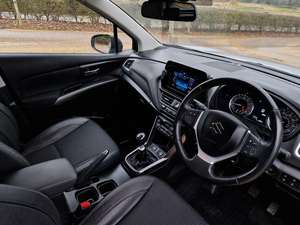 SUZUKI S-CR0SS 1.4 2024 D'OCCASION CÔTÉ GAUCHE/CÔTÉ DROIT - Product Image 2