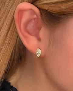 Modernos Pendientes Huggie de Oro Sólido de 14K con Diamante Marquise de 0.61CT Cultivado en Laboratorio, Estilo Ear Cuff Ajustado, Joyería Fina para Regalo de Pareja - Product Image 1