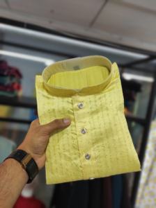 Secuencia de Jequard tejida de algodón y seda para hombres Kurta estilo formal indio y pakistaní para fiestas de temporada de bodas - Product Image 6