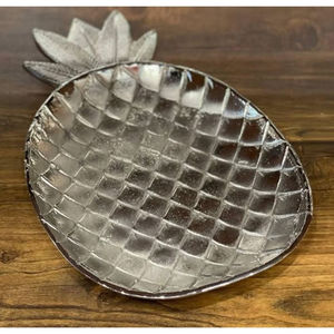 ถาดเสิร์ฟอาหารรูปทรงกลมดีไซน์มาตรฐานถาดโลหะเงินพร้อมที่จับผีเสื้อ - Product Image 2