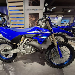Nouvelle Moto YZ125 2026 de Haute Qualité - Légère et Haute Efficacité pour la Finition du Béton, Prête à l'Expédition Mondiale - Product Image 1