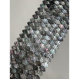 Cuentas Sueltas de Concha de Croissant Negras para la Elaboración de Joyería - Product Image 1