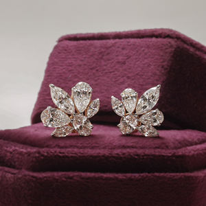 Boucles d'oreilles élégantes en diamant de laboratoire multi-pierres 14KT or massif bijoux de luxe personnalisés pour l'anniversaire des femmes à la mode IGI - Product Image 1