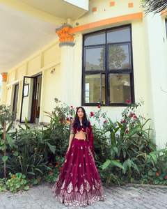 Lehenga Choli paquistaní de manga corta para mujer y niña a precio asequible - Product Image 3