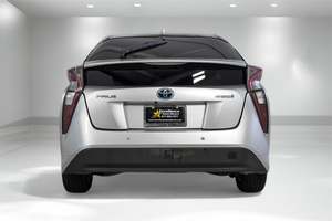 Toyota Prius 2017 de segunda mano / Disponible para la venta con bajo kilometraje, motor de gasolina / Coche usado en buen estado y sin accidentes, sin problemas. - Product Image 4