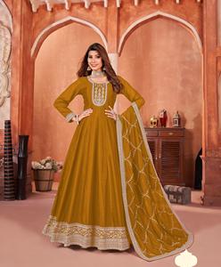 Conjunto de Anarkali Salwar Kameez de seda Premium para ocasiones de boda a los mejores precios - Product Image 4