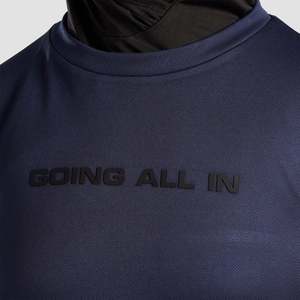 Top Deportivo Veiled Velocity en Color Azul Marino - Product Image 5